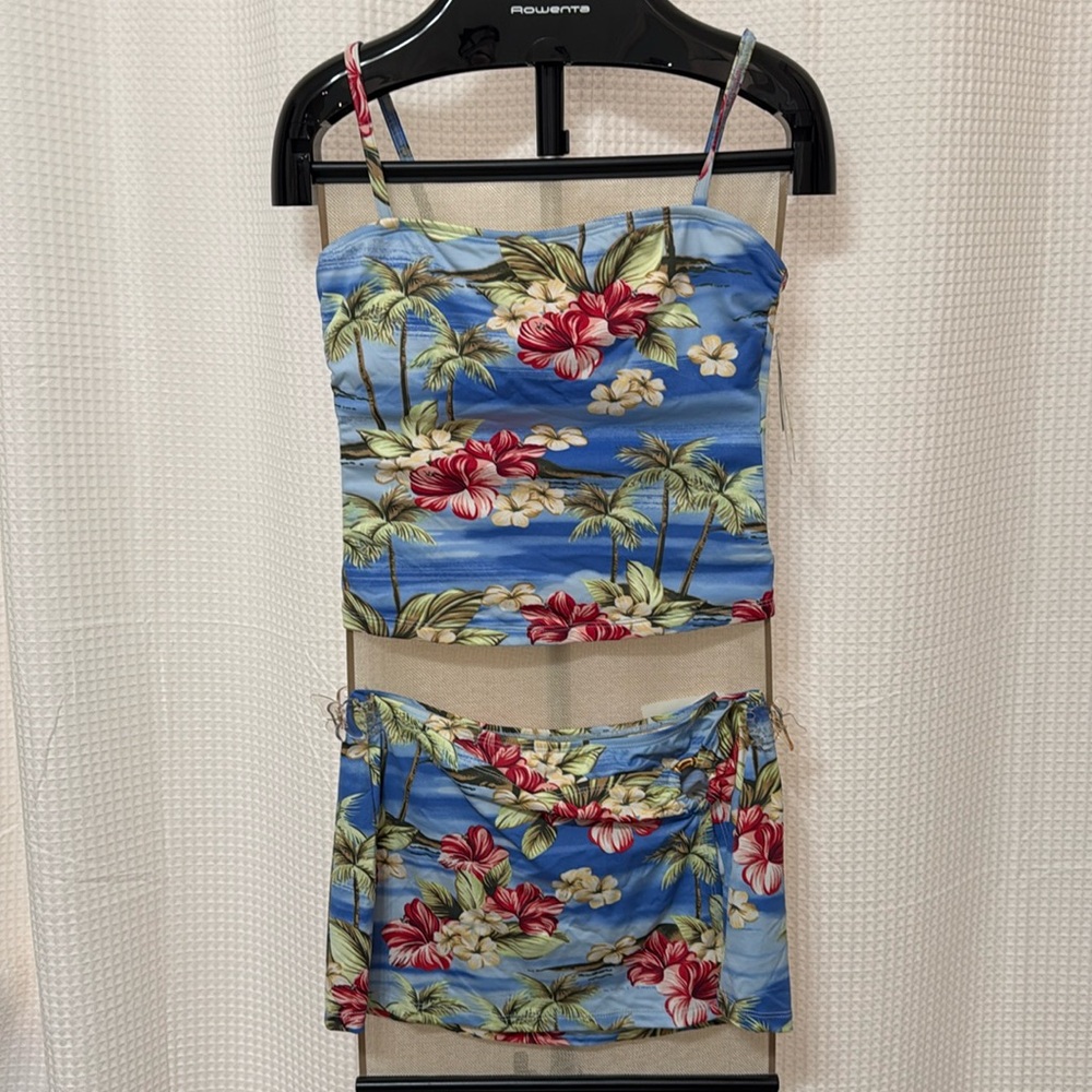 🎄 Vintage 1990’s Two Piece Bikini Suit